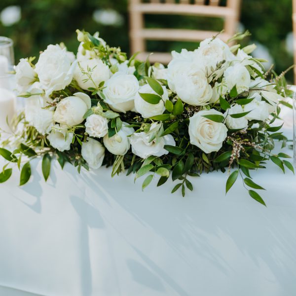 Beautiful wedding flowers, sweetheart table