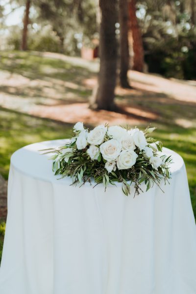 Beautiful wedding flowers, cake table2
