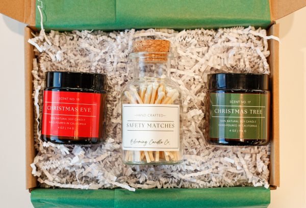 Christmas gift box with candles1