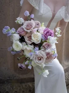 Small hand-tied bridal bouquet4