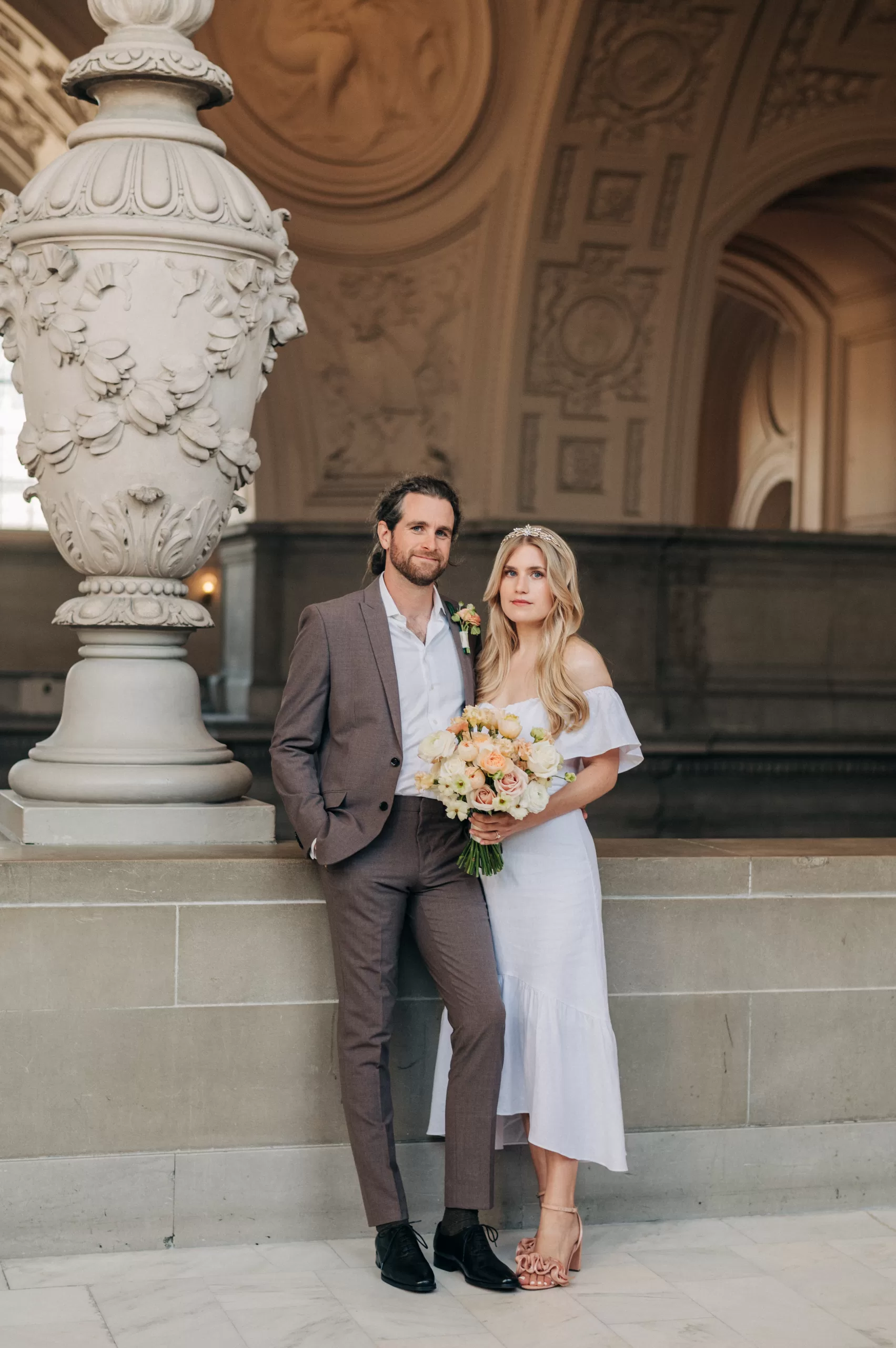 "Touch of peach" hand-tied wedding bouquet2