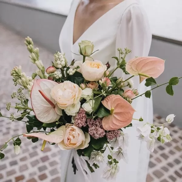 modern bridal bouquet