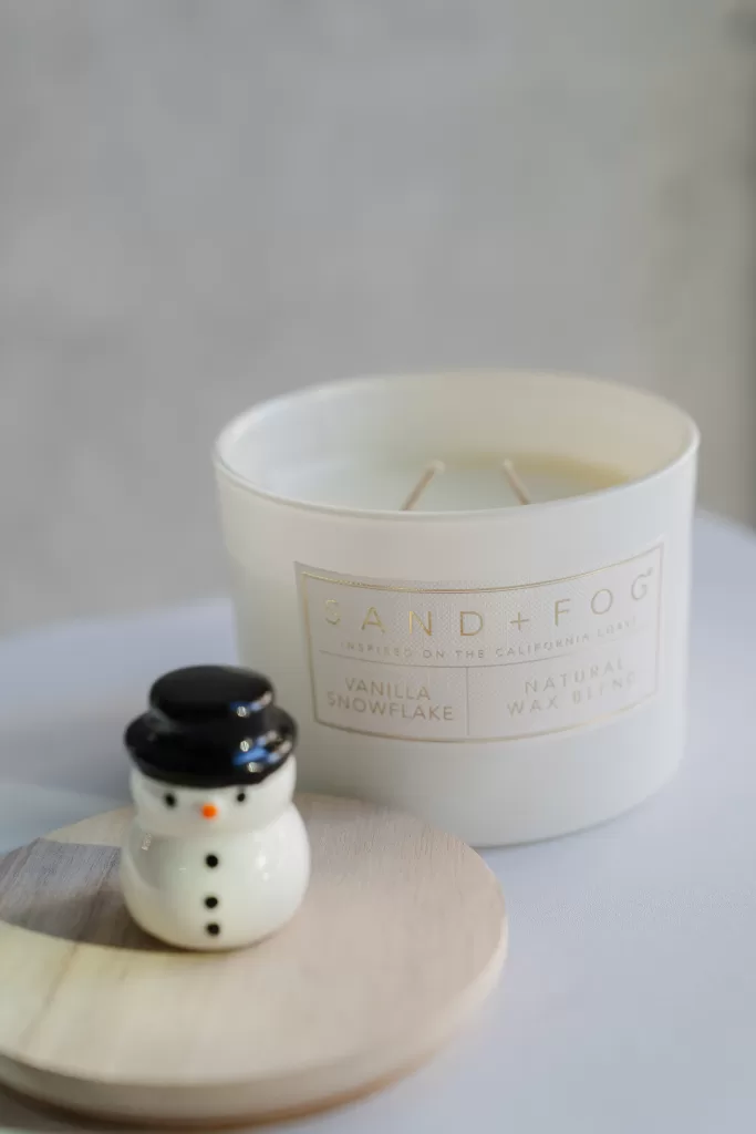 vanilla snowflake candle1