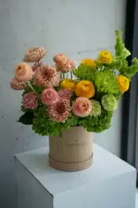 Ranunculus Whisper Large Bloom Box