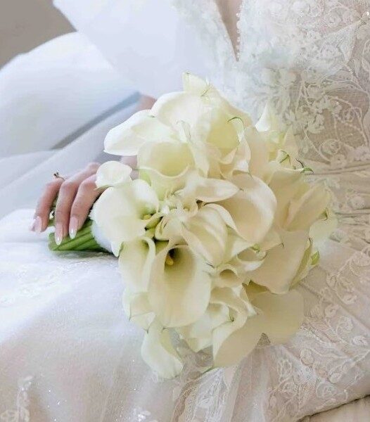 calla lilies bridal bouquet 1