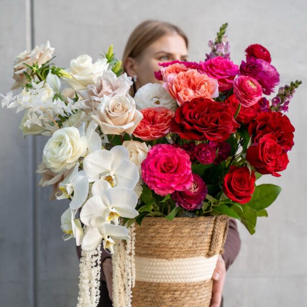 Valentine'S Day Flowers 2 True Love Story | Large Valentine's Bloom Basket